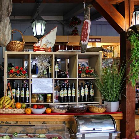 Visovac Rooms And Breakfast Skradin Esterno foto