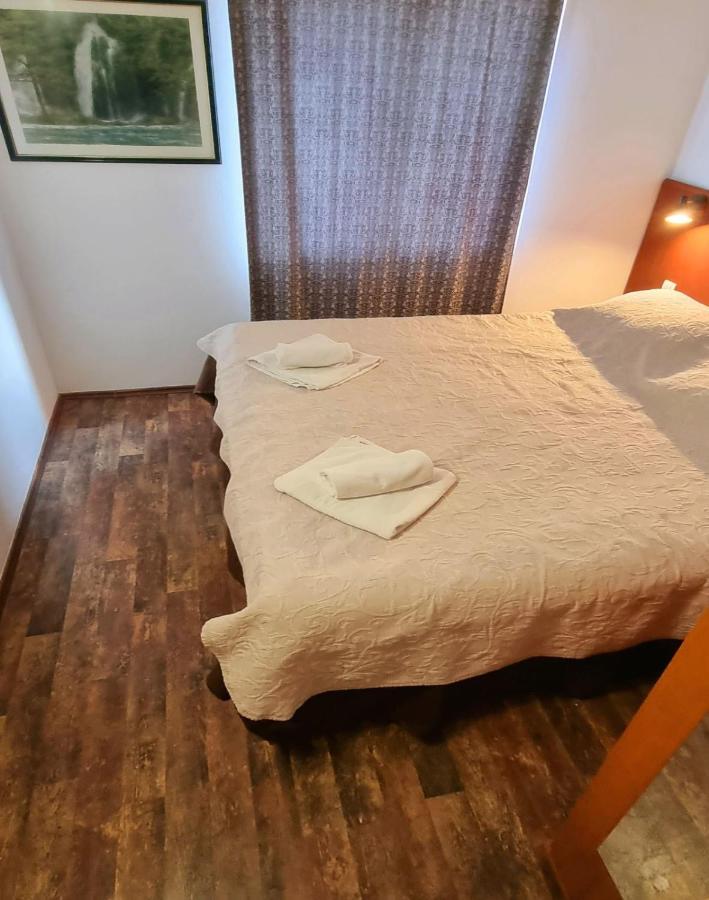 Visovac Rooms And Breakfast Skradin Esterno foto