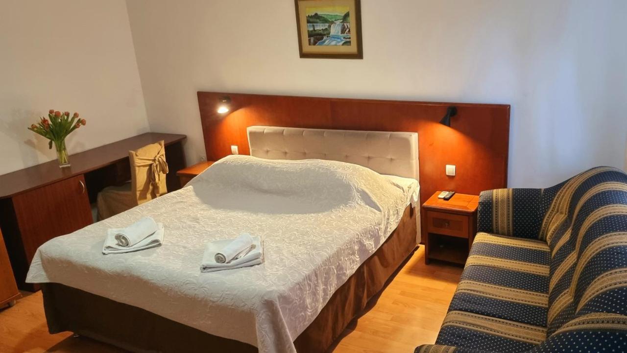 Visovac Rooms And Breakfast Skradin Esterno foto