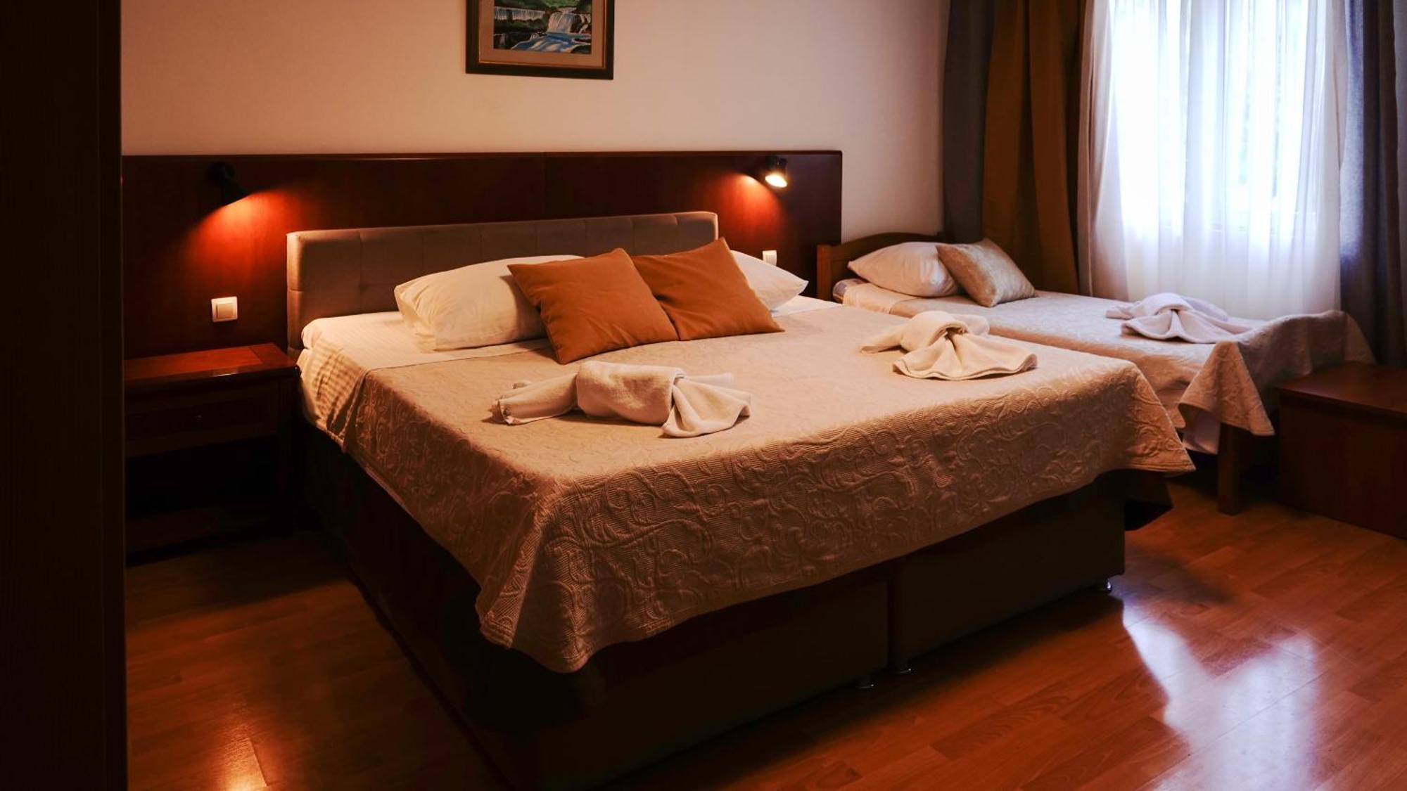 Visovac Rooms And Breakfast Skradin Esterno foto