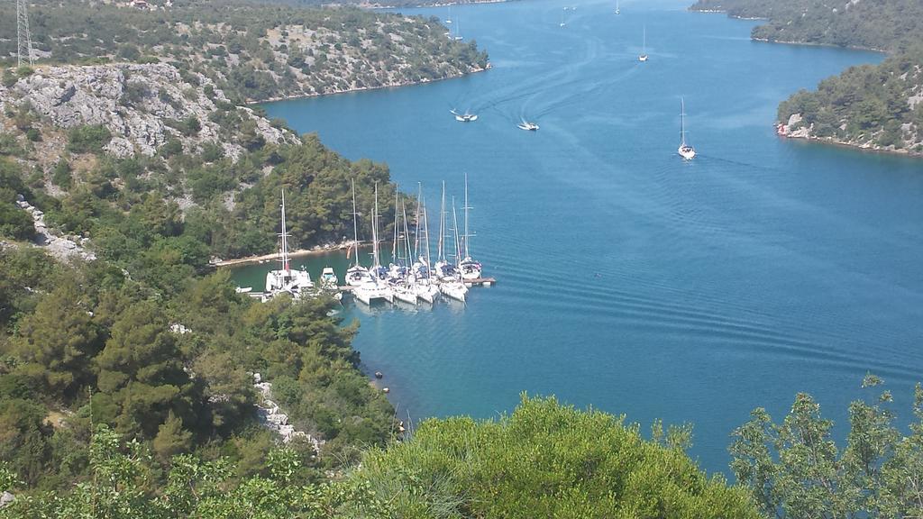 Visovac Rooms And Breakfast Skradin Esterno foto